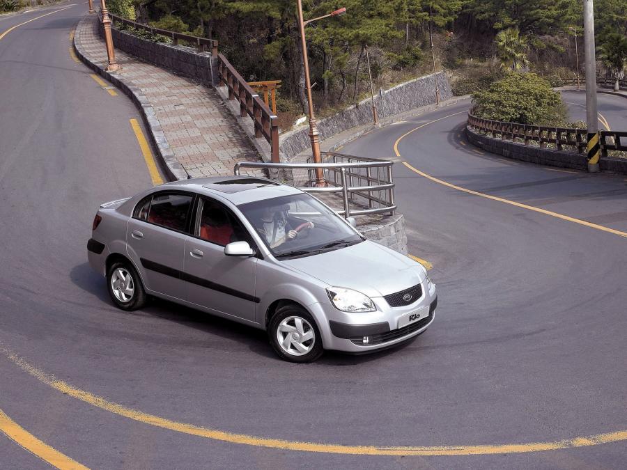  Kia Rio Sedan 2005 года  (фото 4 из 5)